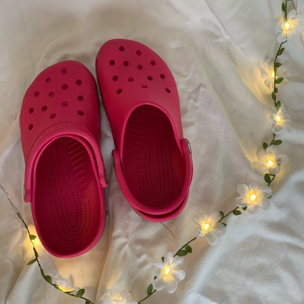 magenta crocs! ♡